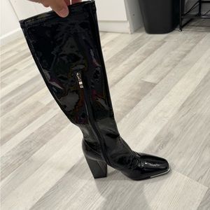 Newbella shiny boots